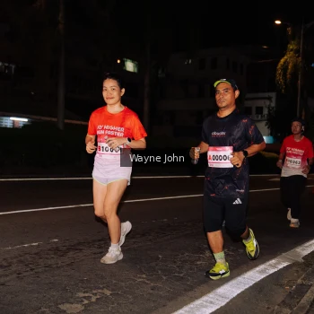 Runner Photo 1816000
