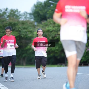 Runner Photo 1816025