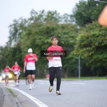 Runner Photo 1816060