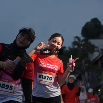 Runner Photo 1816270