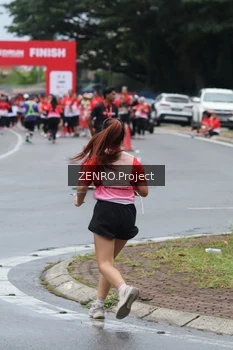 Runner Photo 1816388