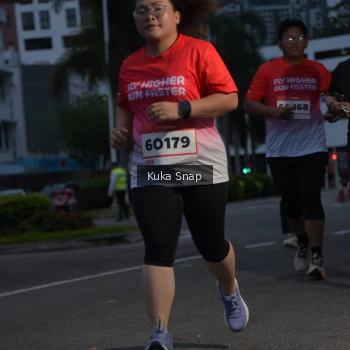 Runner Photo 1816443