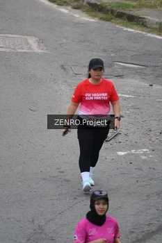 Runner Photo 1821011