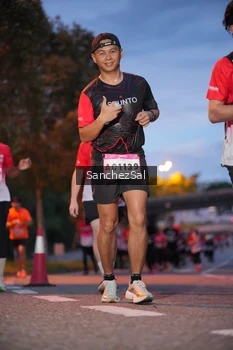 Runner Photo 1823144