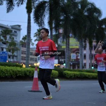 Runner Photo 1823684
