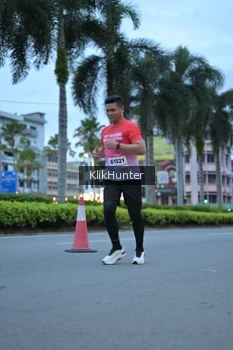Runner Photo 1823756