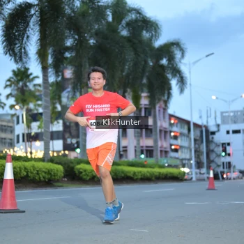 Runner Photo 1823792