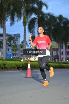 Runner Photo 1823925