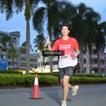 Runner Photo 1823953
