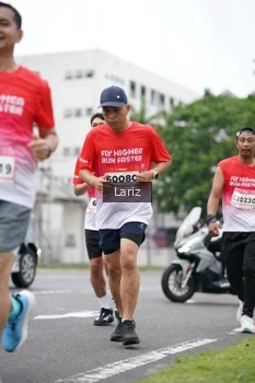 Runner Photo 1824876