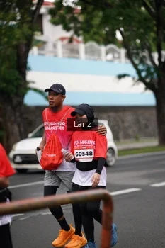 Runner Photo 1825396
