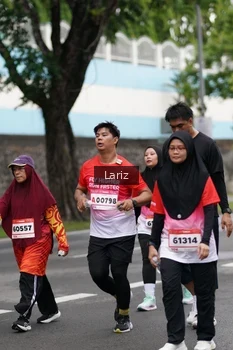 Runner Photo 1825819