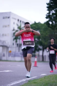 Runner Photo 1826252