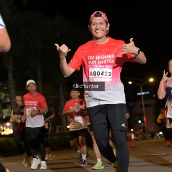 Runner Photo 1826572