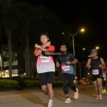 Runner Photo 1827584