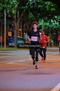 Runner Photo 1828022