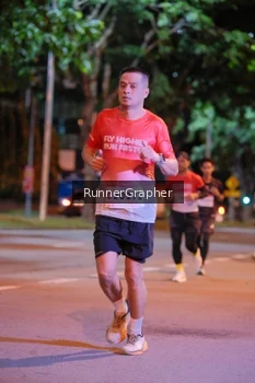 Runner Photo 1828079