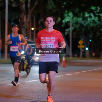 Runner Photo 1828700