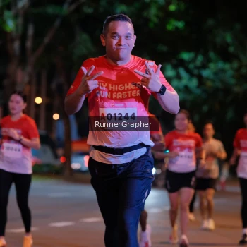 Runner Photo 1828780