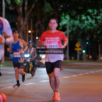 Runner Photo 1830006