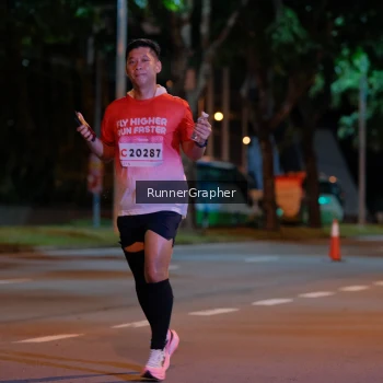 Runner Photo 1830223