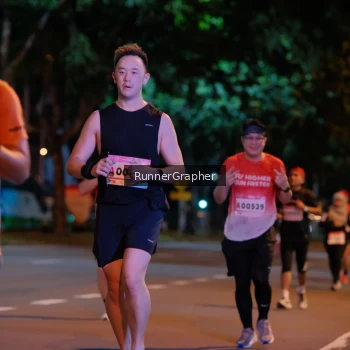 Runner Photo 1831140