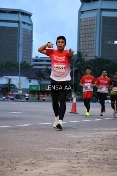 Runner Photo 1831858