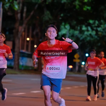 Runner Photo 1832249
