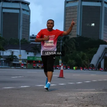 Runner Photo 1832300