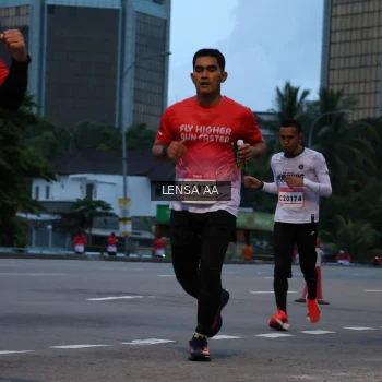 Runner Photo 1832581