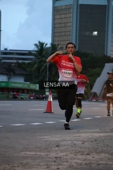Runner Photo 1832704