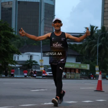 Runner Photo 1832717