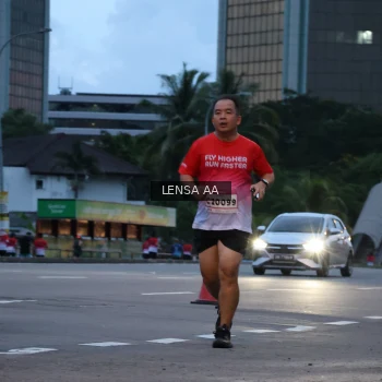 Runner Photo 1832831