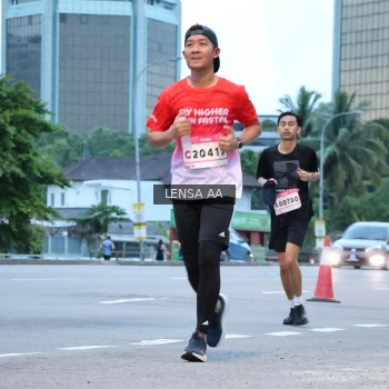 Runner Photo 1833192