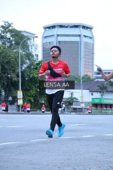 Runner Photo 1834514