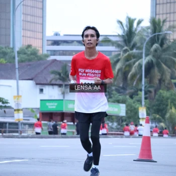 Runner Photo 1835123
