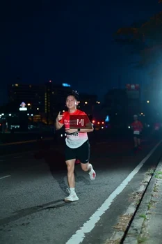 Runner Photo 1835403