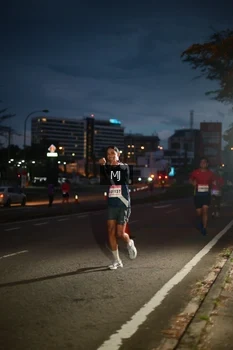 Runner Photo 1835759