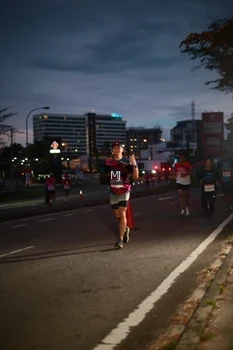 Runner Photo 1835980