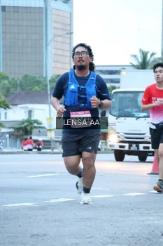 Runner Photo 1836357