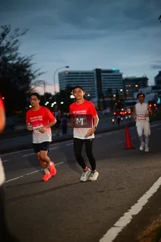 Runner Photo 1836645