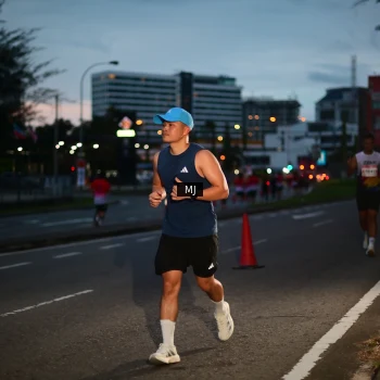 Runner Photo 1836681