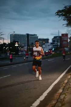 Runner Photo 1836685