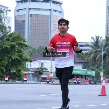 Runner Photo 1836789