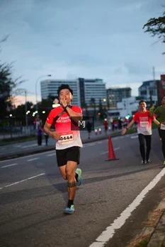 Runner Photo 1837271