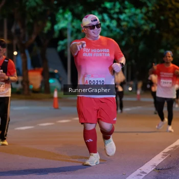 Runner Photo 1837721