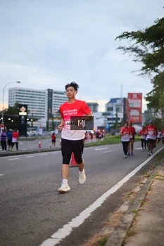 Runner Photo 1837758