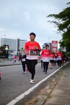Runner Photo 1838147