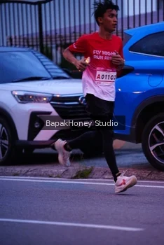 Runner Photo 1840672
