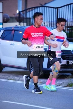 Runner Photo 1841171